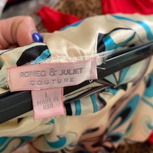 Romeo & Juliet Couture Floral Skirt